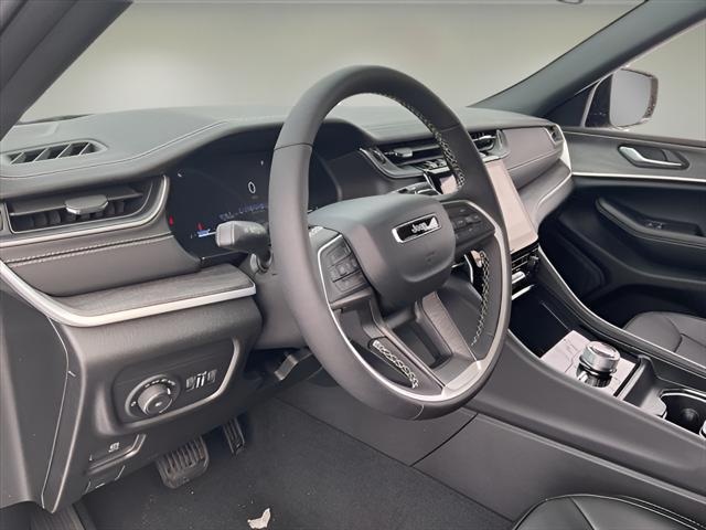 new 2025 Jeep Grand Cherokee car, priced at $47,295