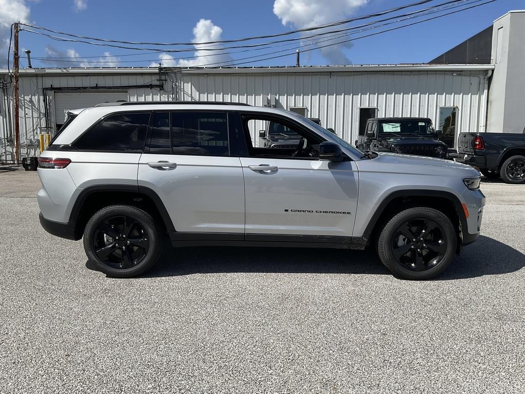 new 2025 Jeep Grand Cherokee car, priced at $48,251