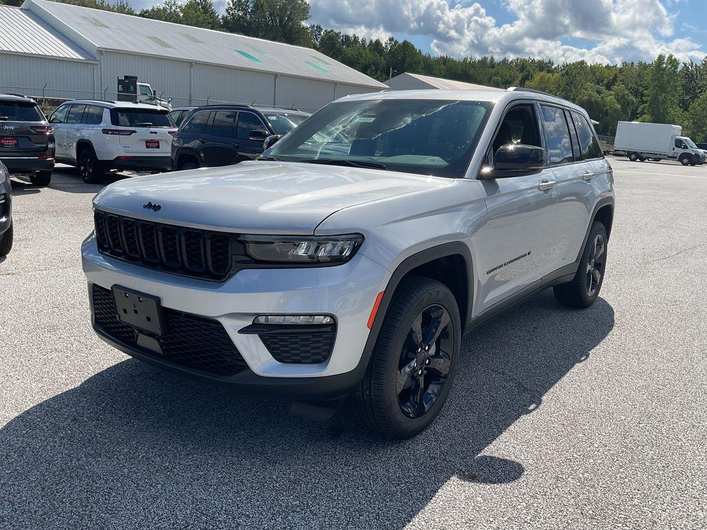 new 2025 Jeep Grand Cherokee car, priced at $48,251