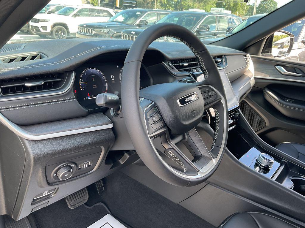 new 2025 Jeep Grand Cherokee car, priced at $48,251