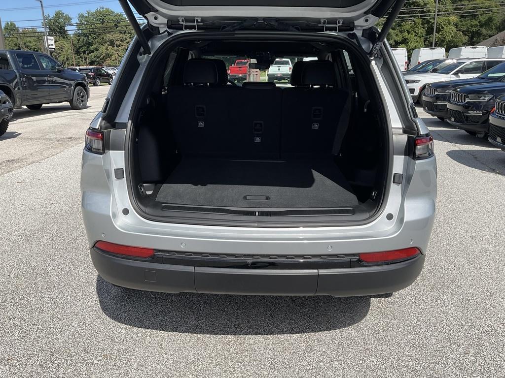 new 2025 Jeep Grand Cherokee car, priced at $48,251