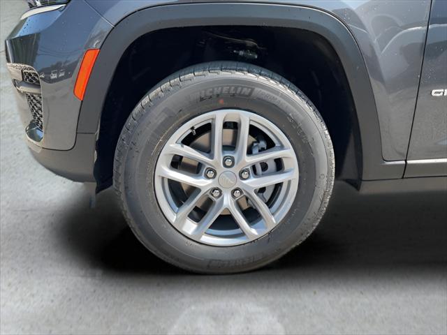 new 2025 Jeep Grand Cherokee car, priced at $42,175