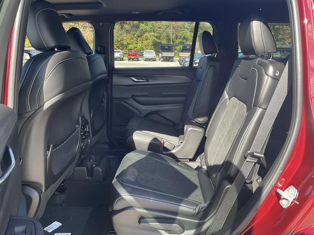 new 2025 Jeep Grand Cherokee L car, priced at $46,648