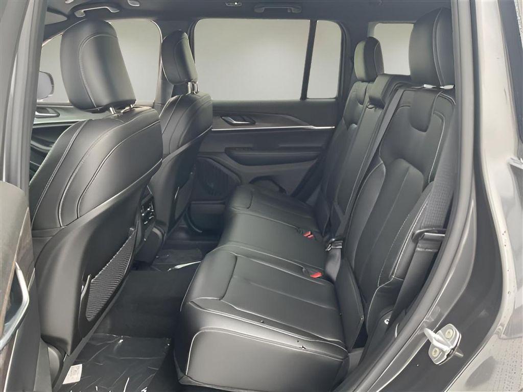 new 2025 Jeep Grand Cherokee car, priced at $47,295