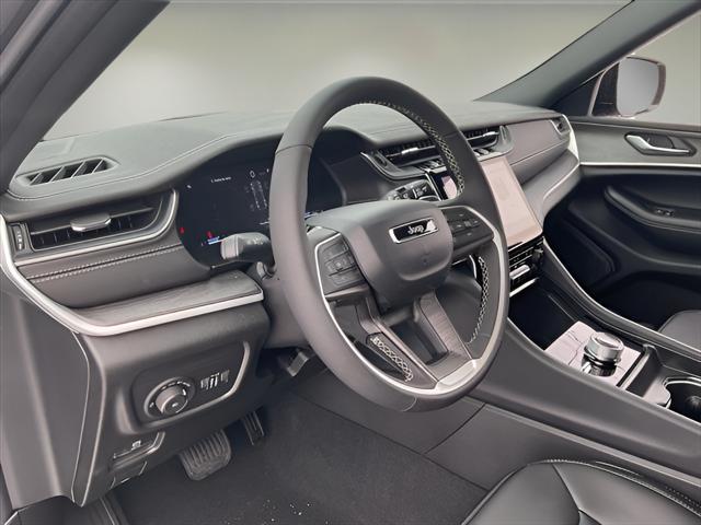 new 2025 Jeep Grand Cherokee car, priced at $47,295
