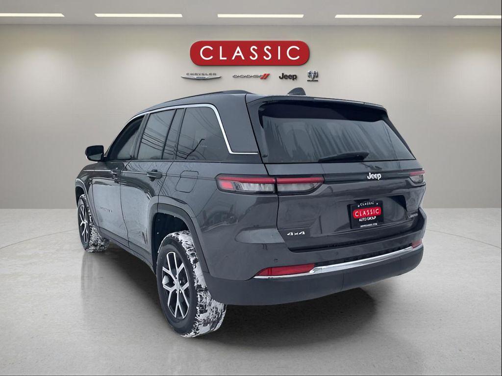 new 2025 Jeep Grand Cherokee car, priced at $47,295