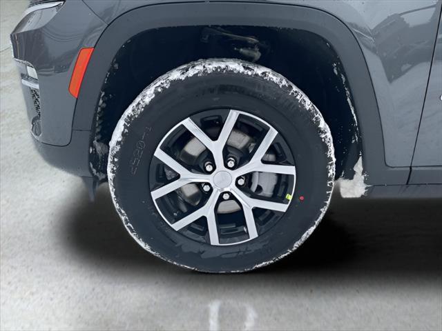 new 2025 Jeep Grand Cherokee car, priced at $47,295