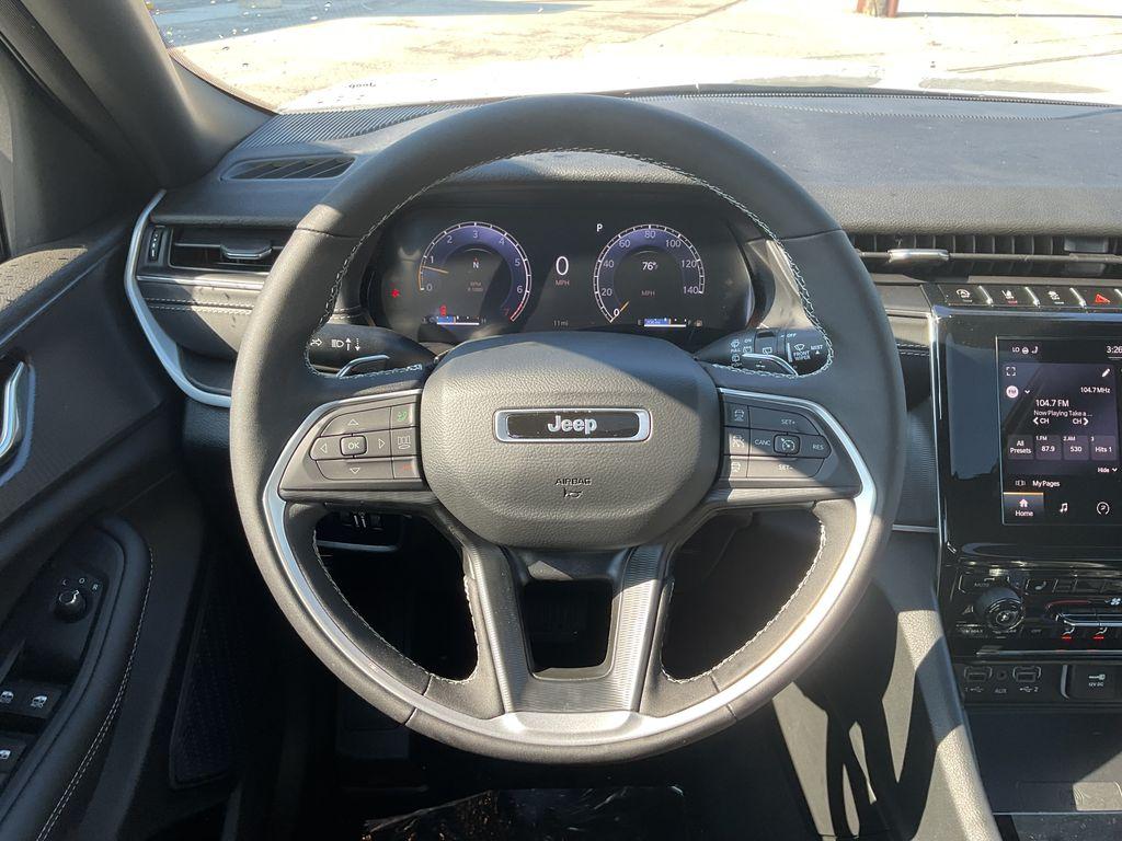 new 2025 Jeep Grand Cherokee car, priced at $44,348