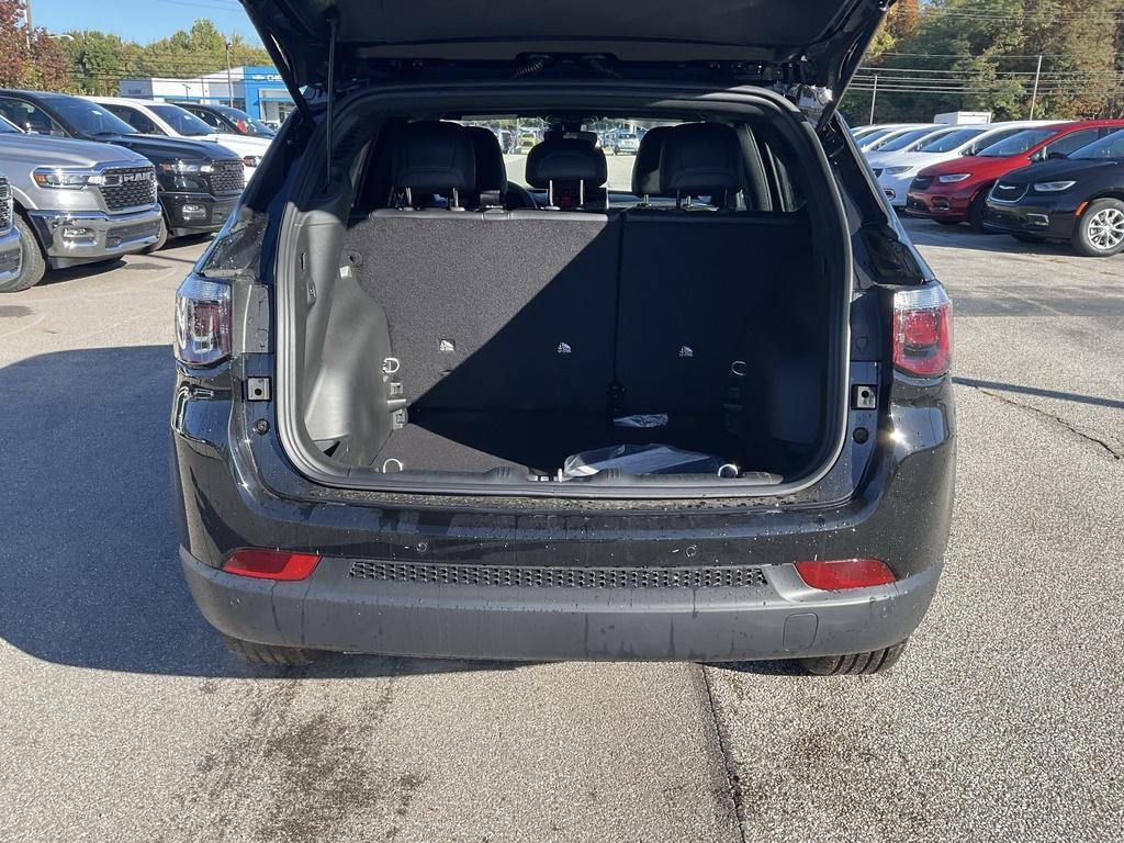 new 2026 Jeep Compass car, priced at $36,690