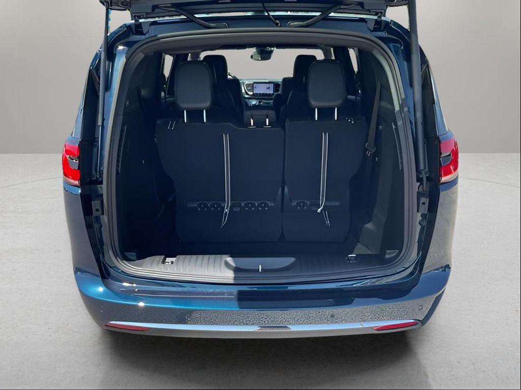 new 2025 Chrysler Pacifica car, priced at $43,180