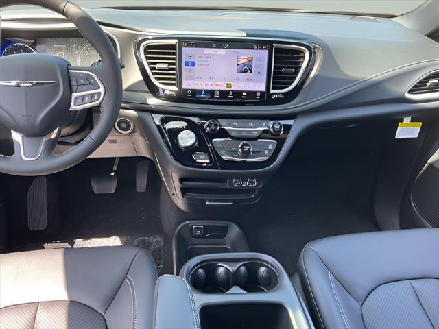 new 2025 Chrysler Pacifica car, priced at $44,940