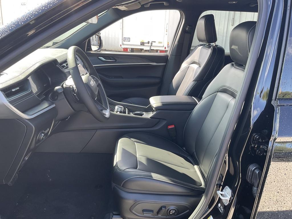 new 2025 Jeep Grand Cherokee L car, priced at $46,327