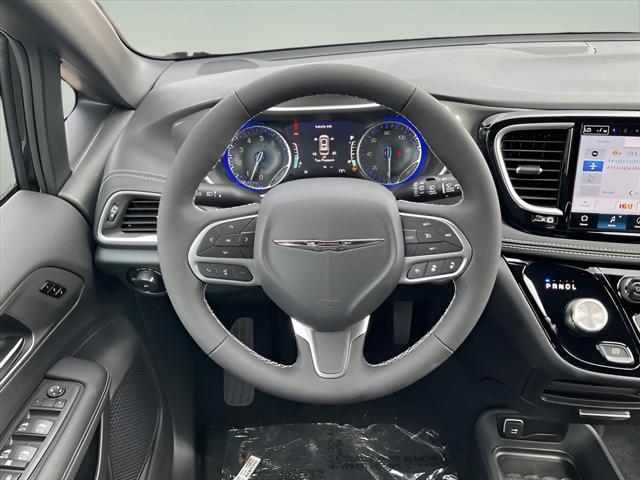 new 2025 Chrysler Pacifica car, priced at $44,445