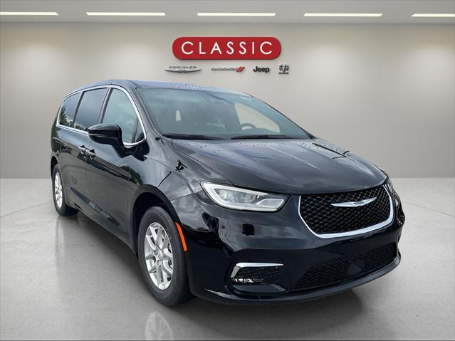 new 2025 Chrysler Pacifica car, priced at $44,445