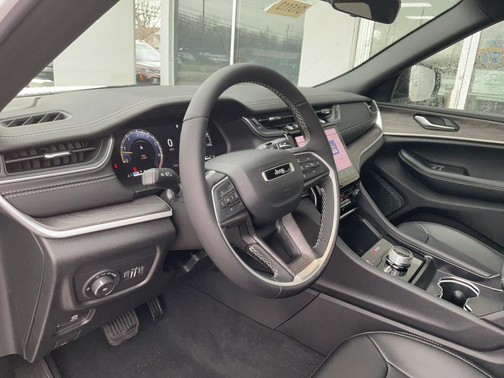 new 2025 Jeep Grand Cherokee car, priced at $46,344