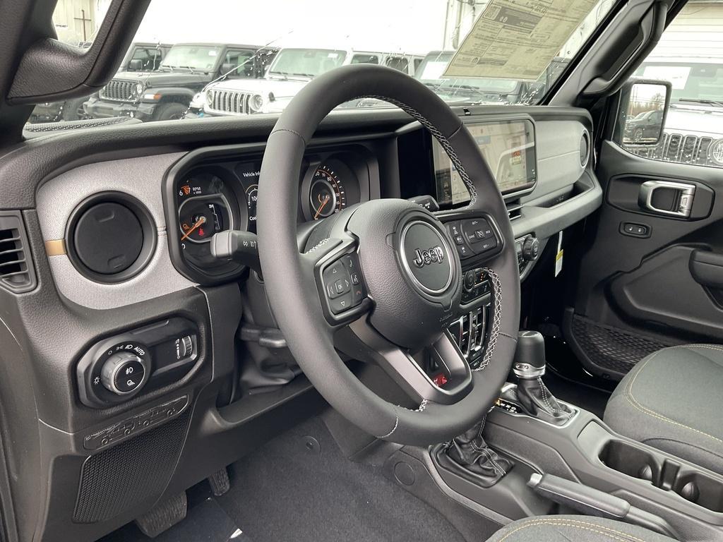 new 2025 Jeep Gladiator car, priced at $48,671