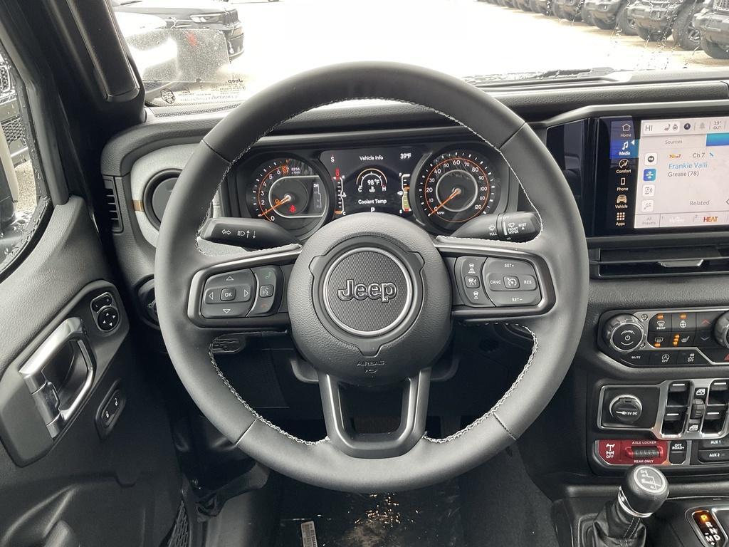 new 2025 Jeep Gladiator car, priced at $48,671