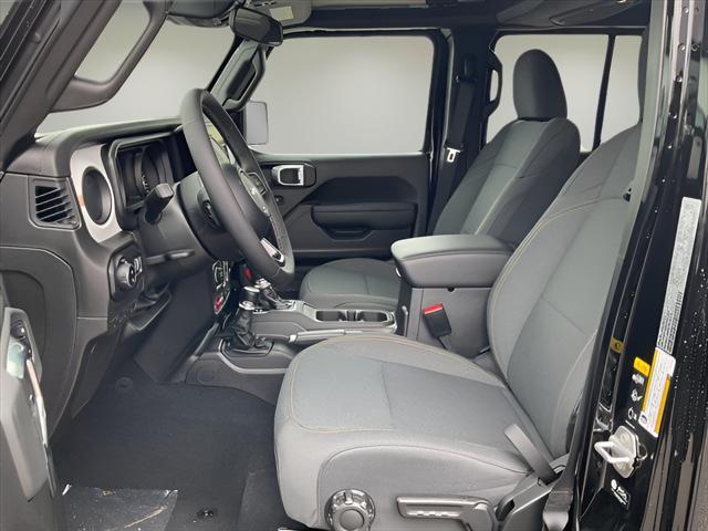 new 2025 Jeep Gladiator car, priced at $53,175