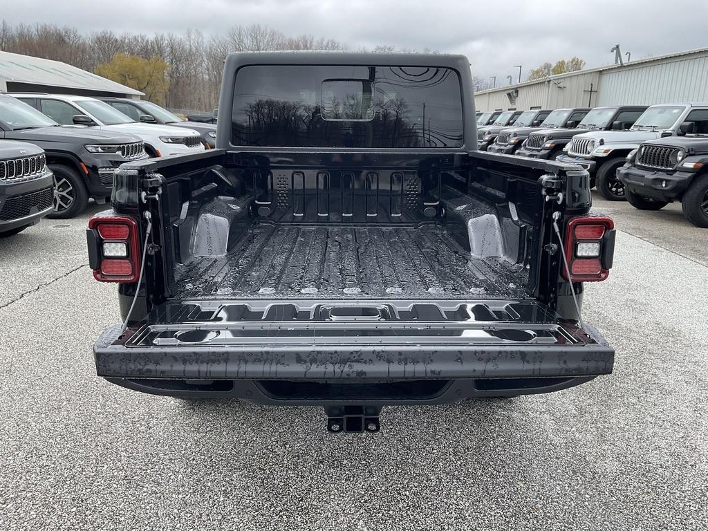 new 2025 Jeep Gladiator car, priced at $48,671