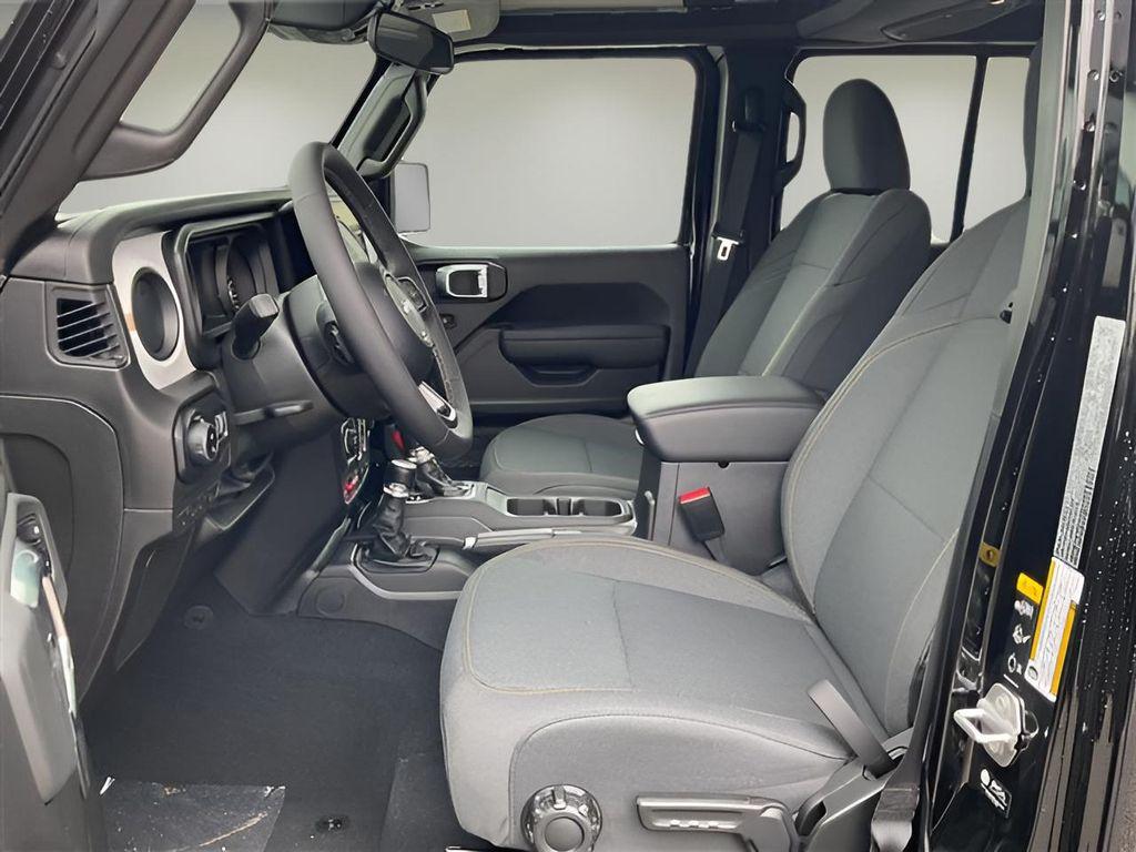 new 2025 Jeep Gladiator car, priced at $48,671