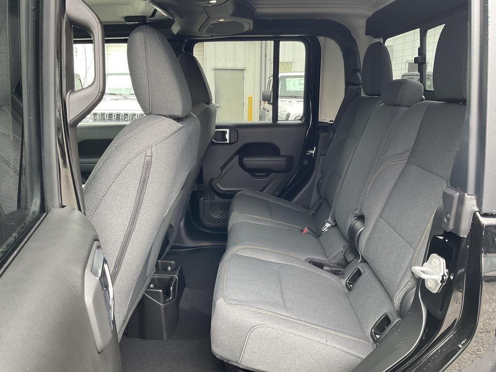 new 2025 Jeep Gladiator car, priced at $48,671