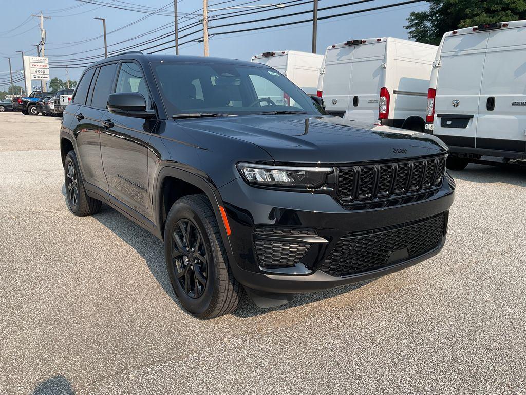 new 2025 Jeep Grand Cherokee car, priced at $46,230