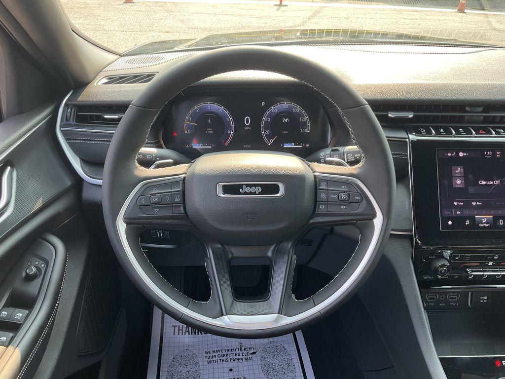 new 2025 Jeep Grand Cherokee car, priced at $46,230