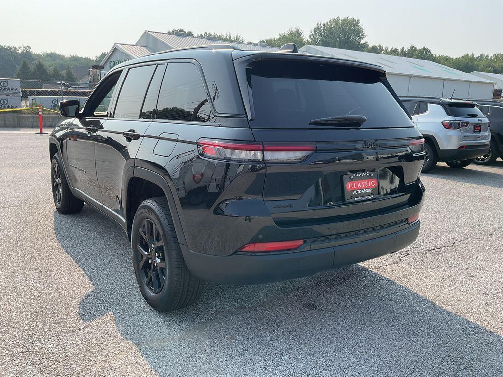 new 2025 Jeep Grand Cherokee car, priced at $46,230