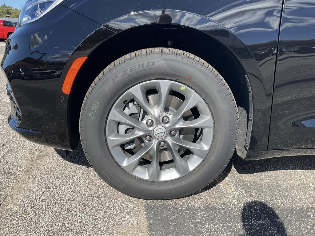 new 2026 Chrysler Pacifica car, priced at $46,140