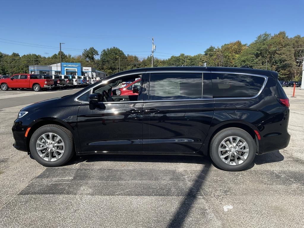 new 2026 Chrysler Pacifica car, priced at $46,140