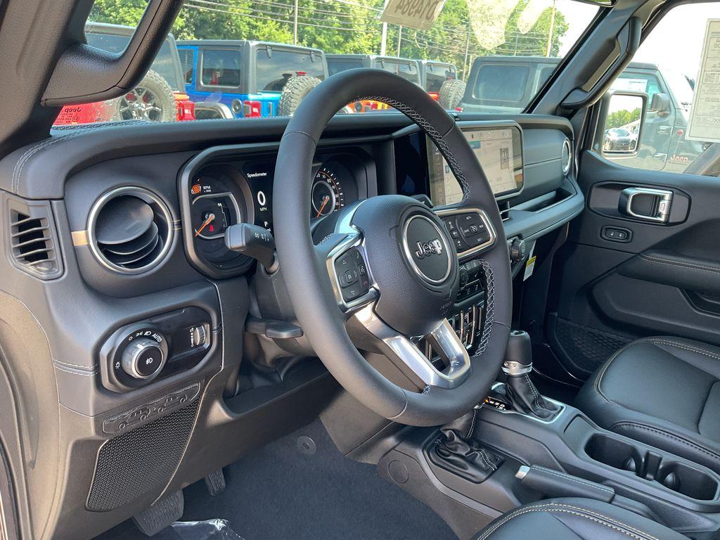 new 2025 Jeep Wrangler car, priced at $59,120
