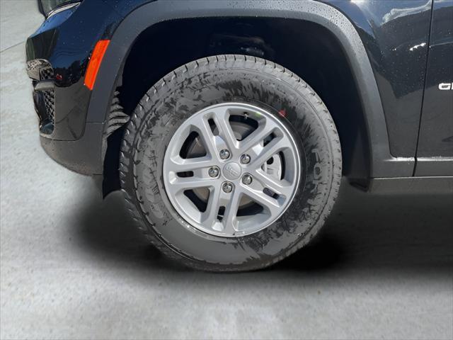 new 2025 Jeep Grand Cherokee car, priced at $41,425