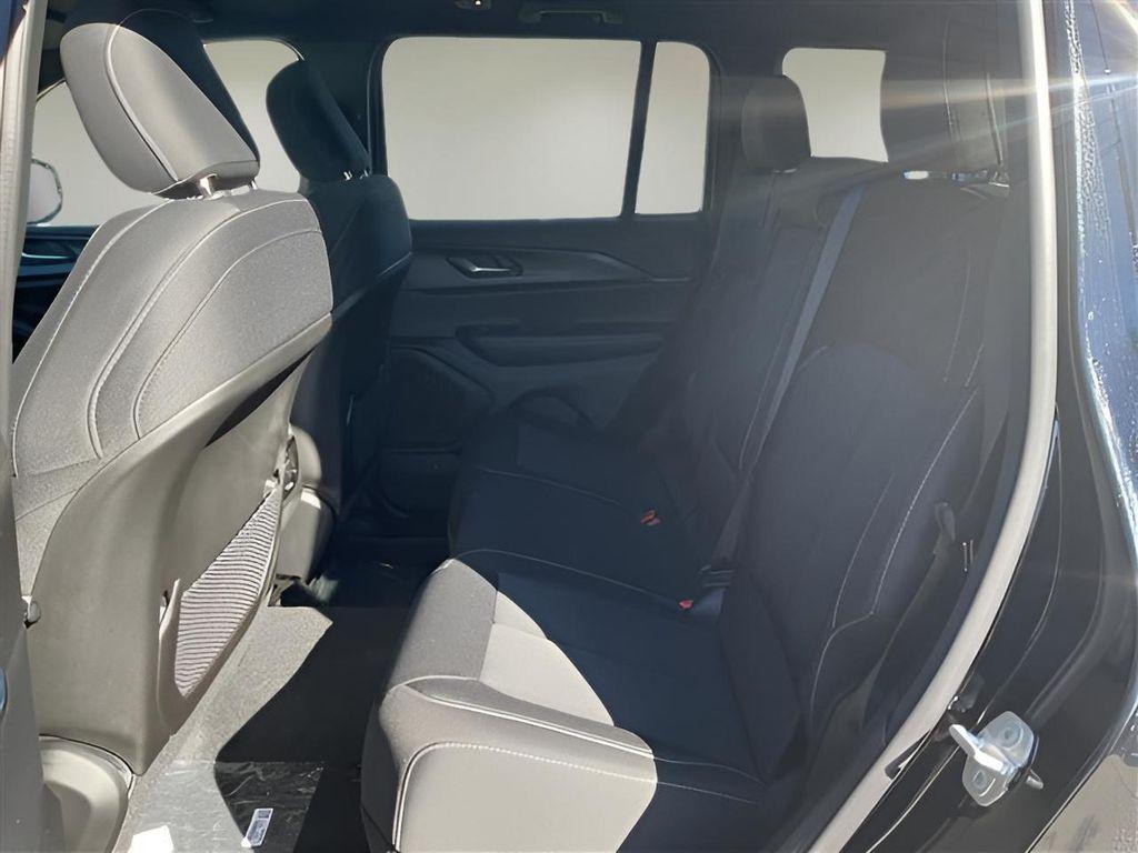 new 2025 Jeep Grand Cherokee car, priced at $41,425