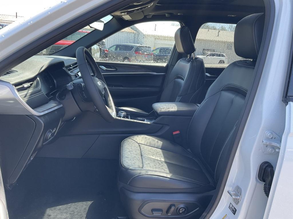 new 2025 Jeep Grand Cherokee L car, priced at $51,985