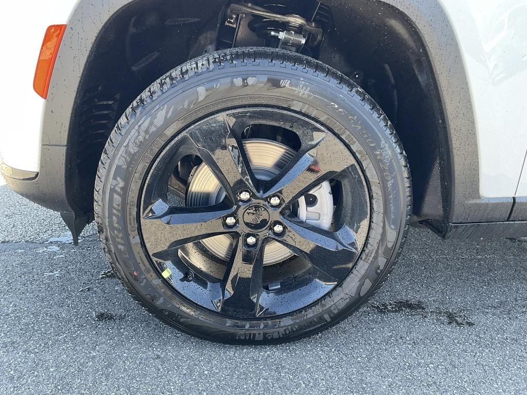 new 2025 Jeep Grand Cherokee L car, priced at $51,985