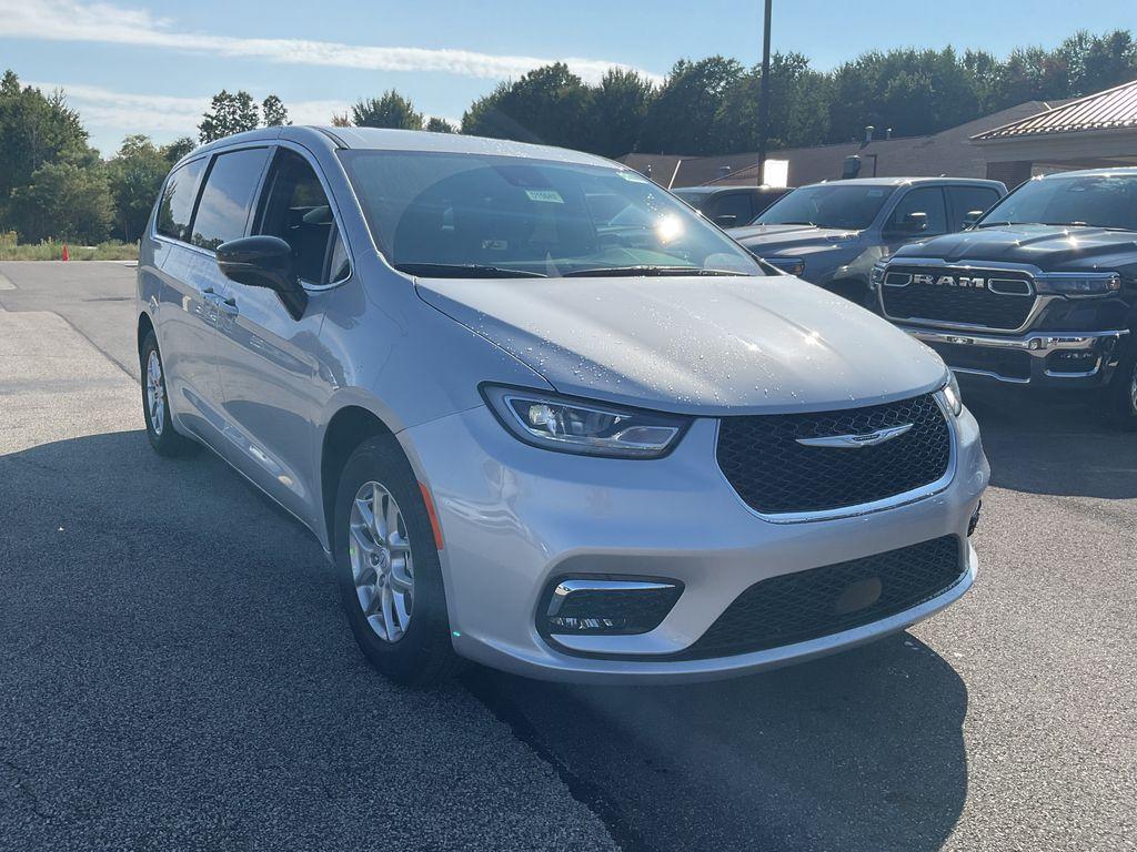 new 2026 Chrysler Pacifica car, priced at $43,948