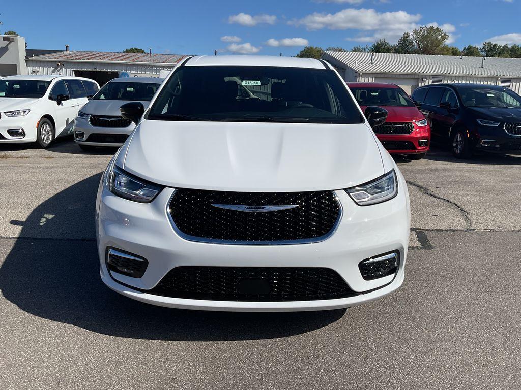 new 2026 Chrysler Pacifica car, priced at $49,640