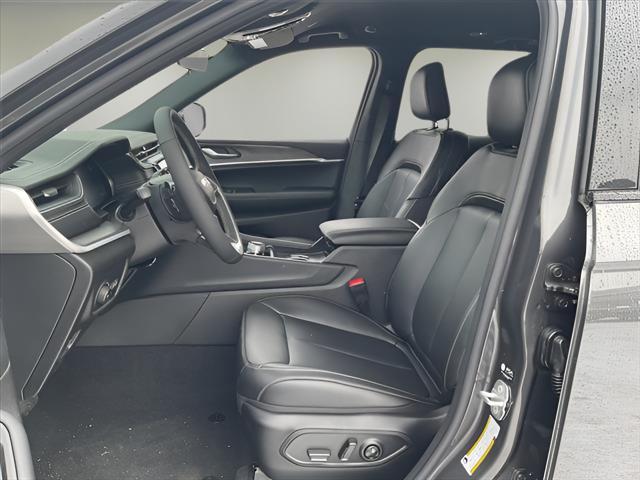 new 2025 Jeep Grand Cherokee car, priced at $47,295