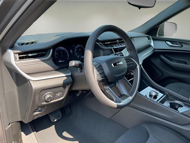 new 2025 Jeep Grand Cherokee car, priced at $41,425
