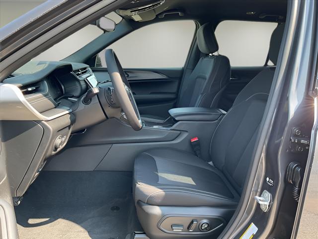 new 2025 Jeep Grand Cherokee car, priced at $41,425