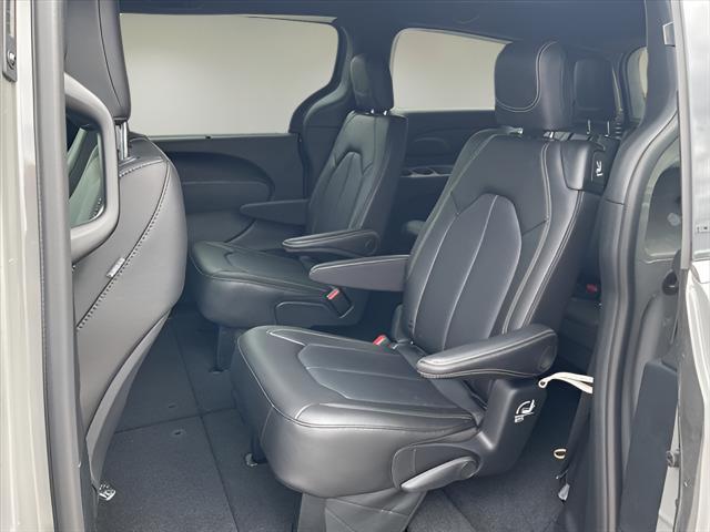 new 2025 Chrysler Pacifica car, priced at $46,220