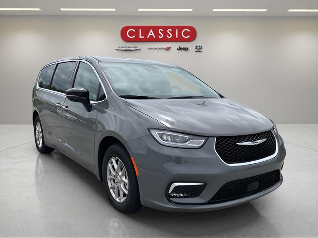 new 2025 Chrysler Pacifica car, priced at $46,220