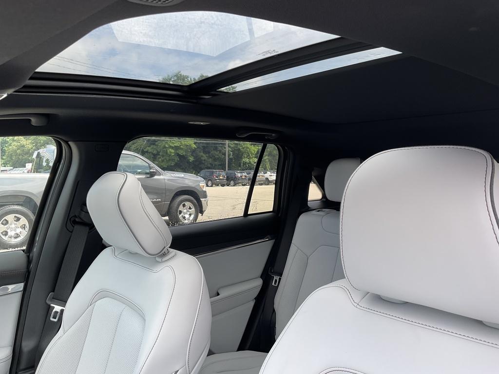 new 2025 Jeep Wagoneer S car, priced at $55,950