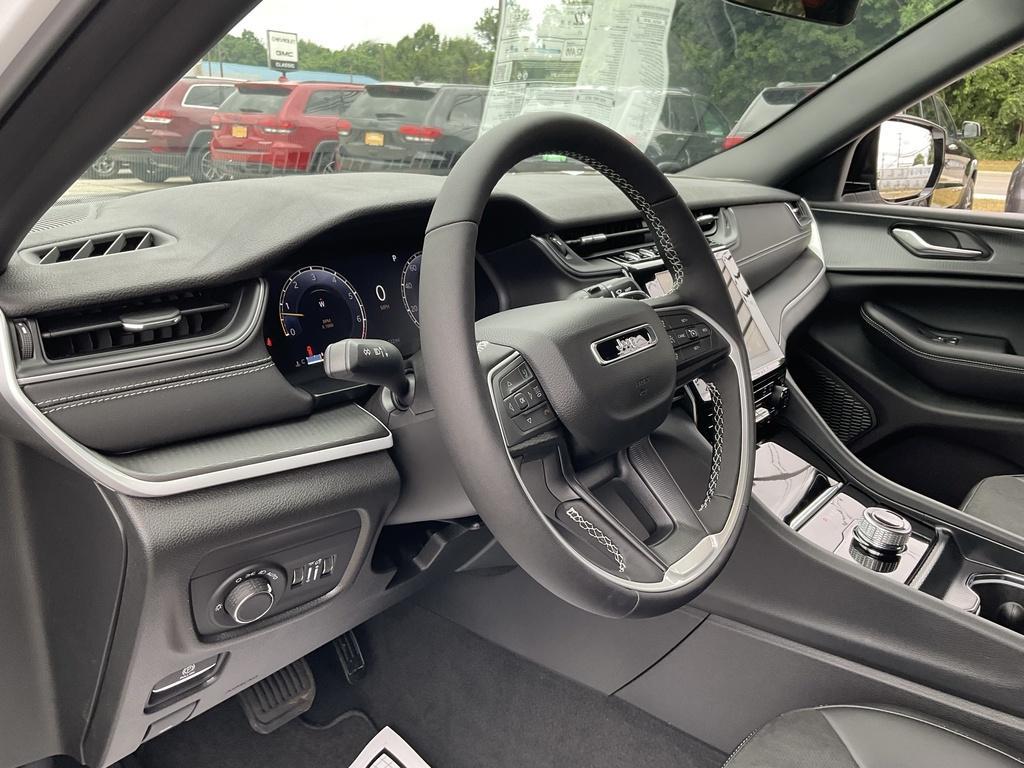 new 2025 Jeep Grand Cherokee car, priced at $46,459