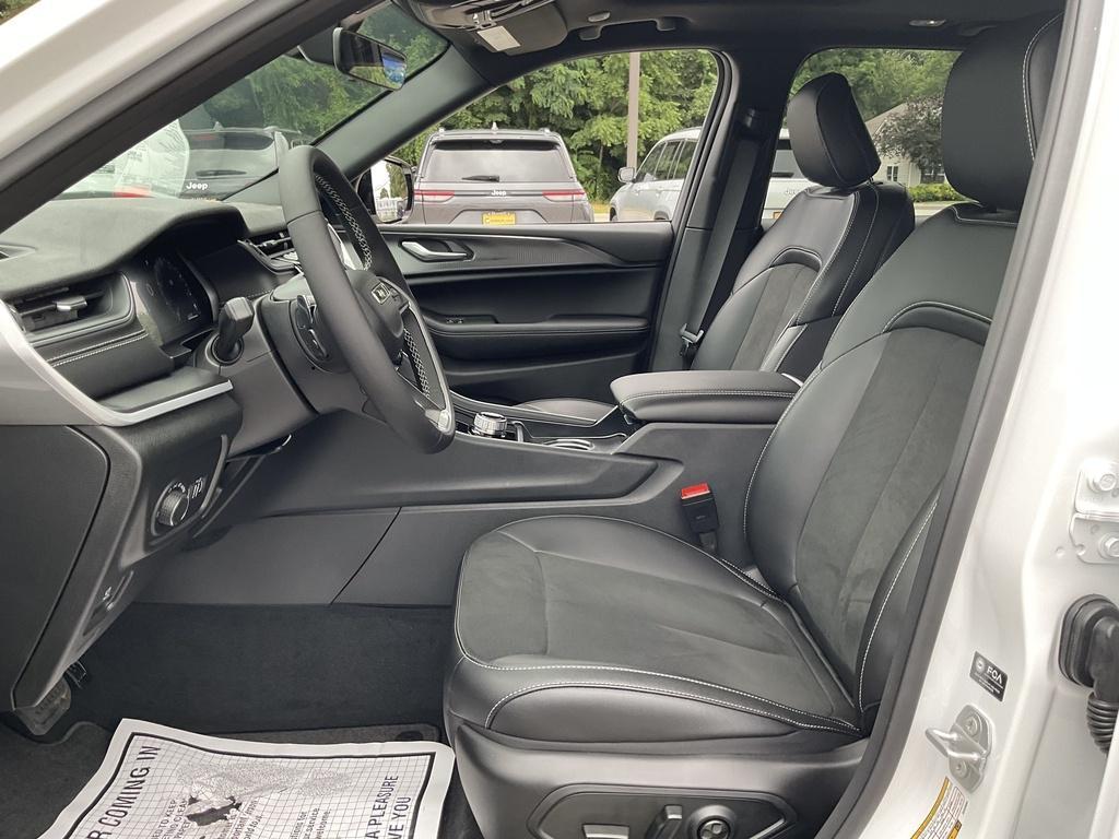 new 2025 Jeep Grand Cherokee car, priced at $46,459