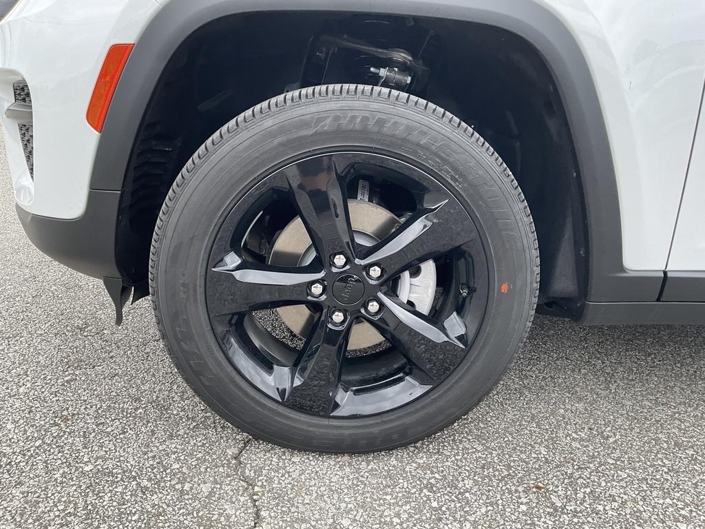 new 2025 Jeep Grand Cherokee car, priced at $46,459