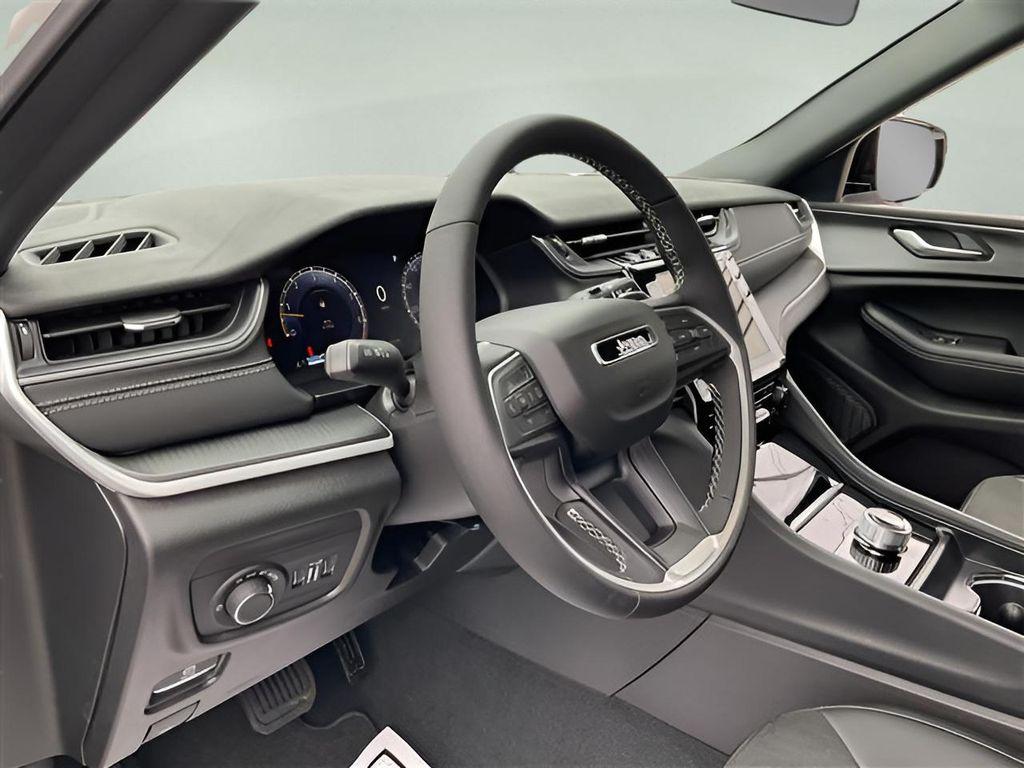 new 2025 Jeep Grand Cherokee car, priced at $48,775