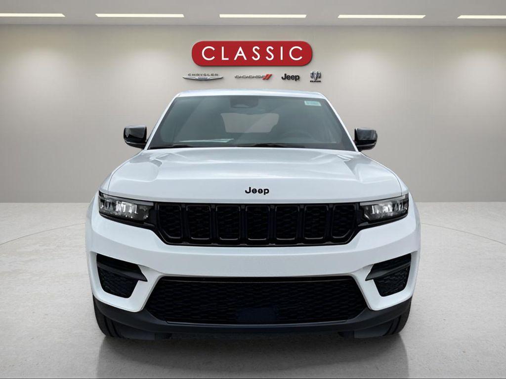 new 2025 Jeep Grand Cherokee car, priced at $48,775
