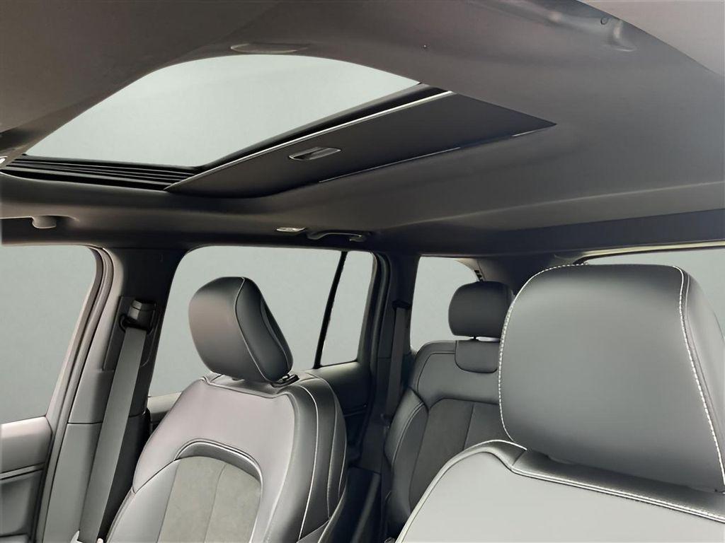 new 2025 Jeep Grand Cherokee car, priced at $48,775