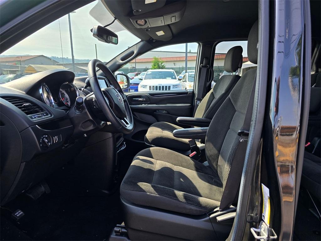 used 2018 Dodge Grand Caravan car
